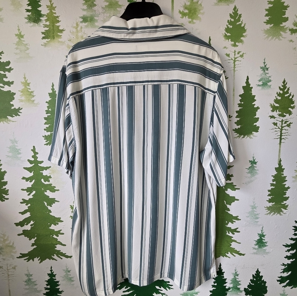 RVCA Men's Striped Green and White Lightweight Shirt. - Picture 2 of 7